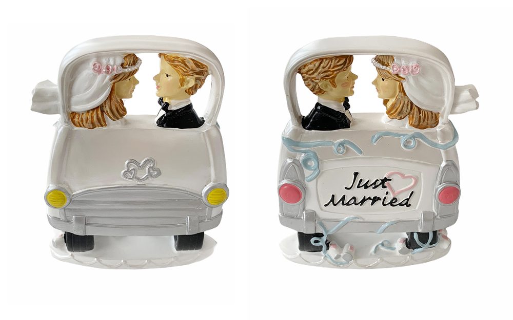 Esküvői pár az autóban - esküvői torta figurák - Wilton