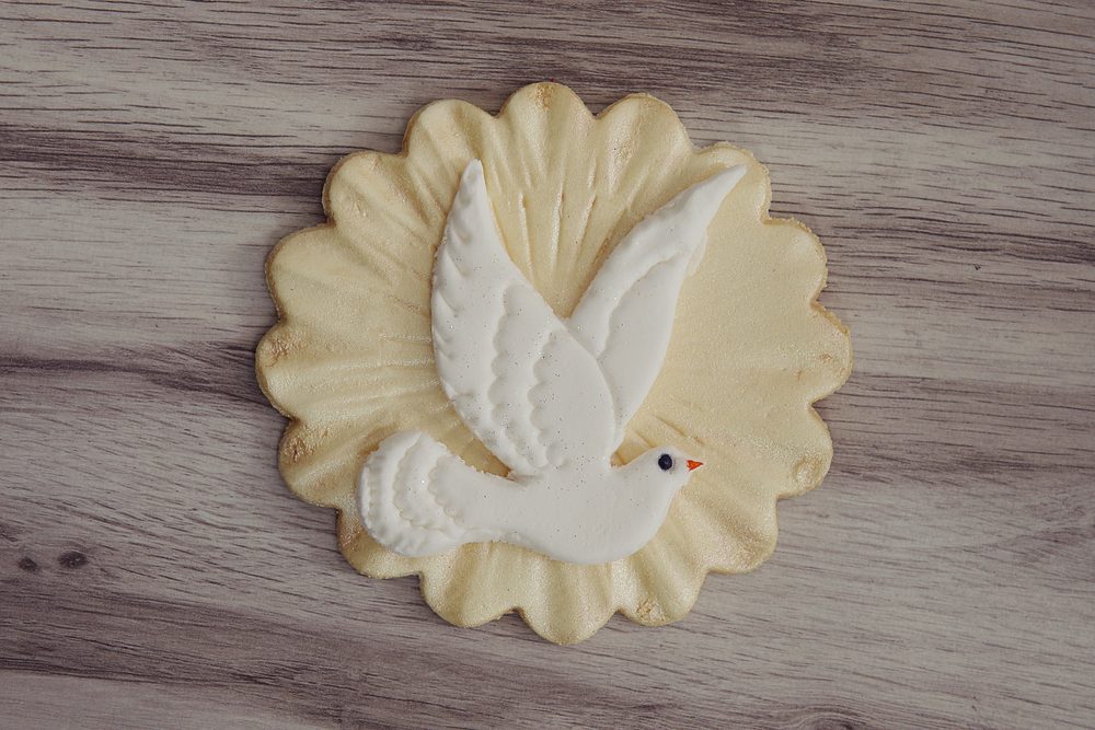 Bérmálás – cukordísz galamb alakban -