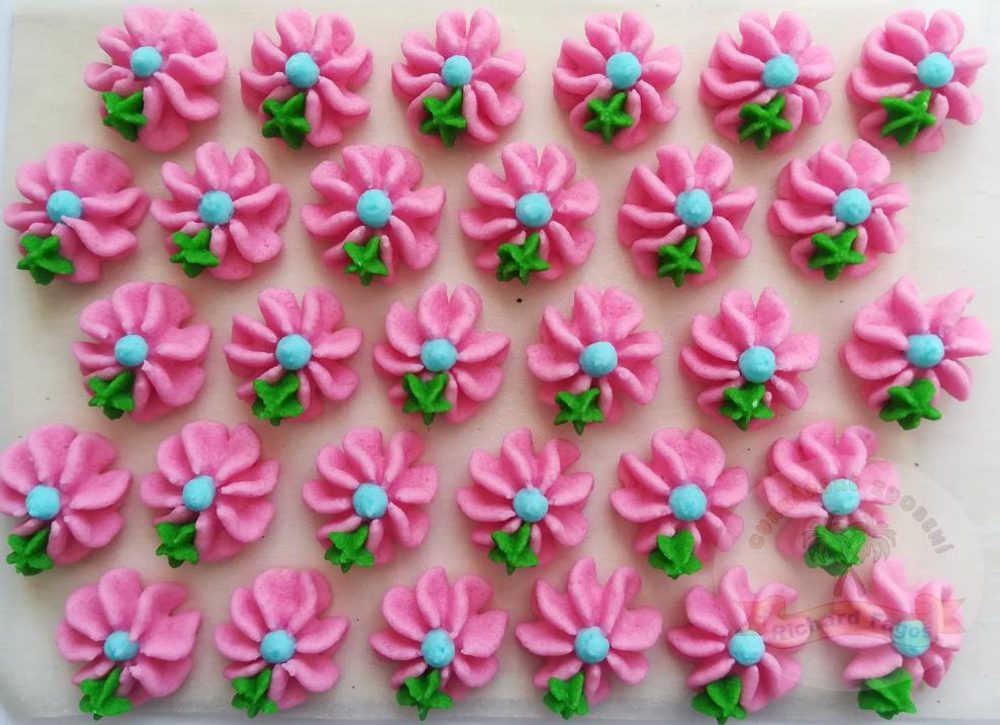 Cukorvirág díszek tálcán – 10-es - Fagoš