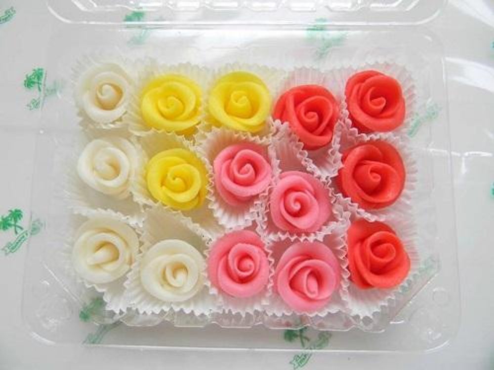 Mini tortarózsák – fehér